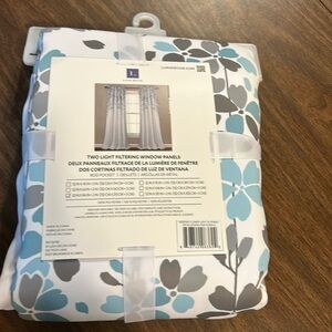 NWT Lush Decor Drapes